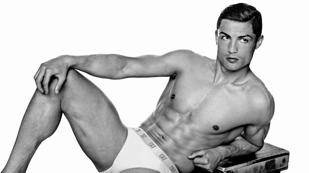 ærme Ged fordøje VM: - Håber Ronaldo laver en underbukse-Bendtner - TV 2